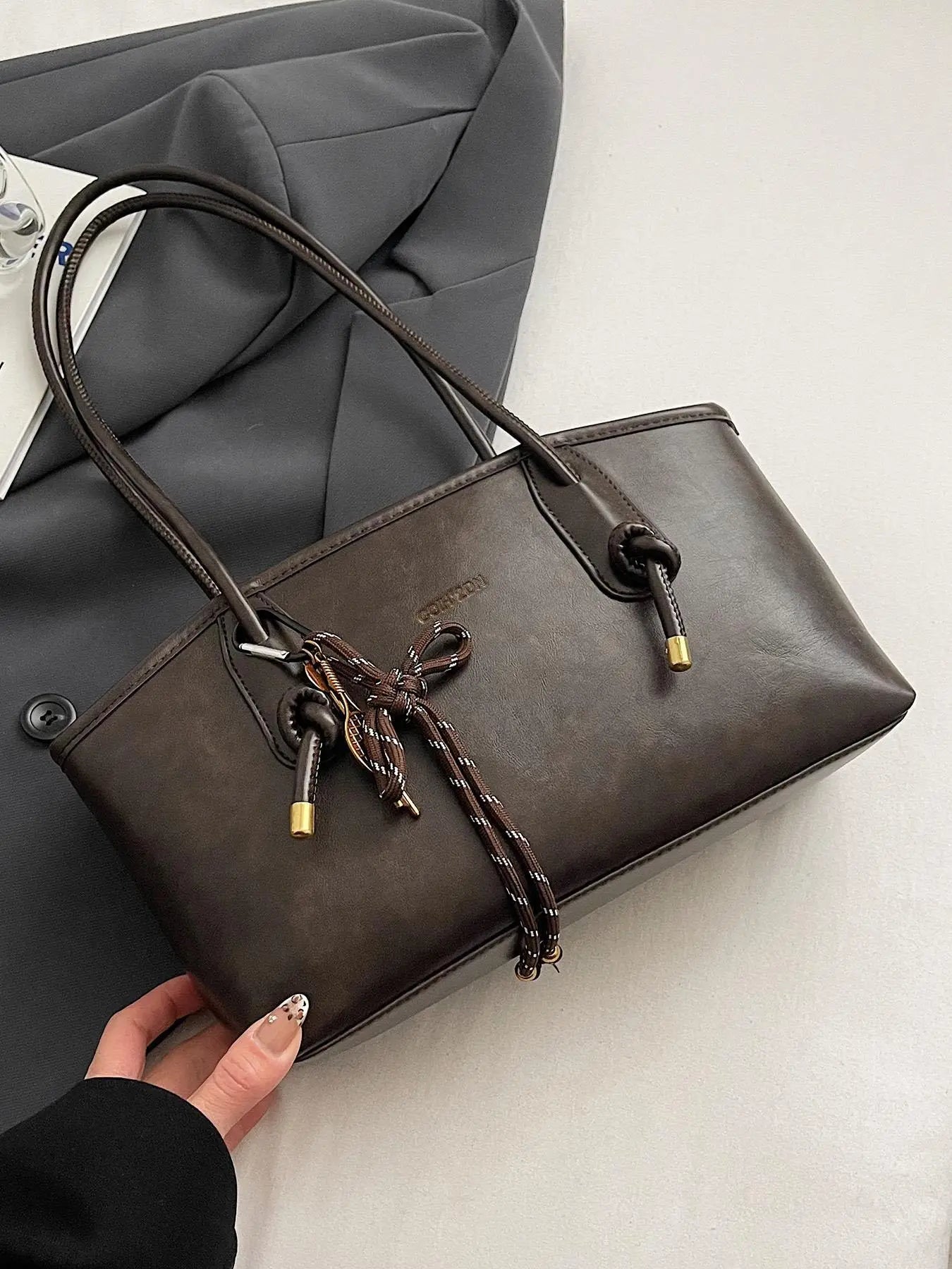 26 Women'S Elegant Solid Color Hobo Shoulder Bag, Everyday Shoulder Bag, Fashionable Large Capacity Crossbody Bag for Daily Used, Casual Trendy Versatile High-Quality Daily Commuting Bag