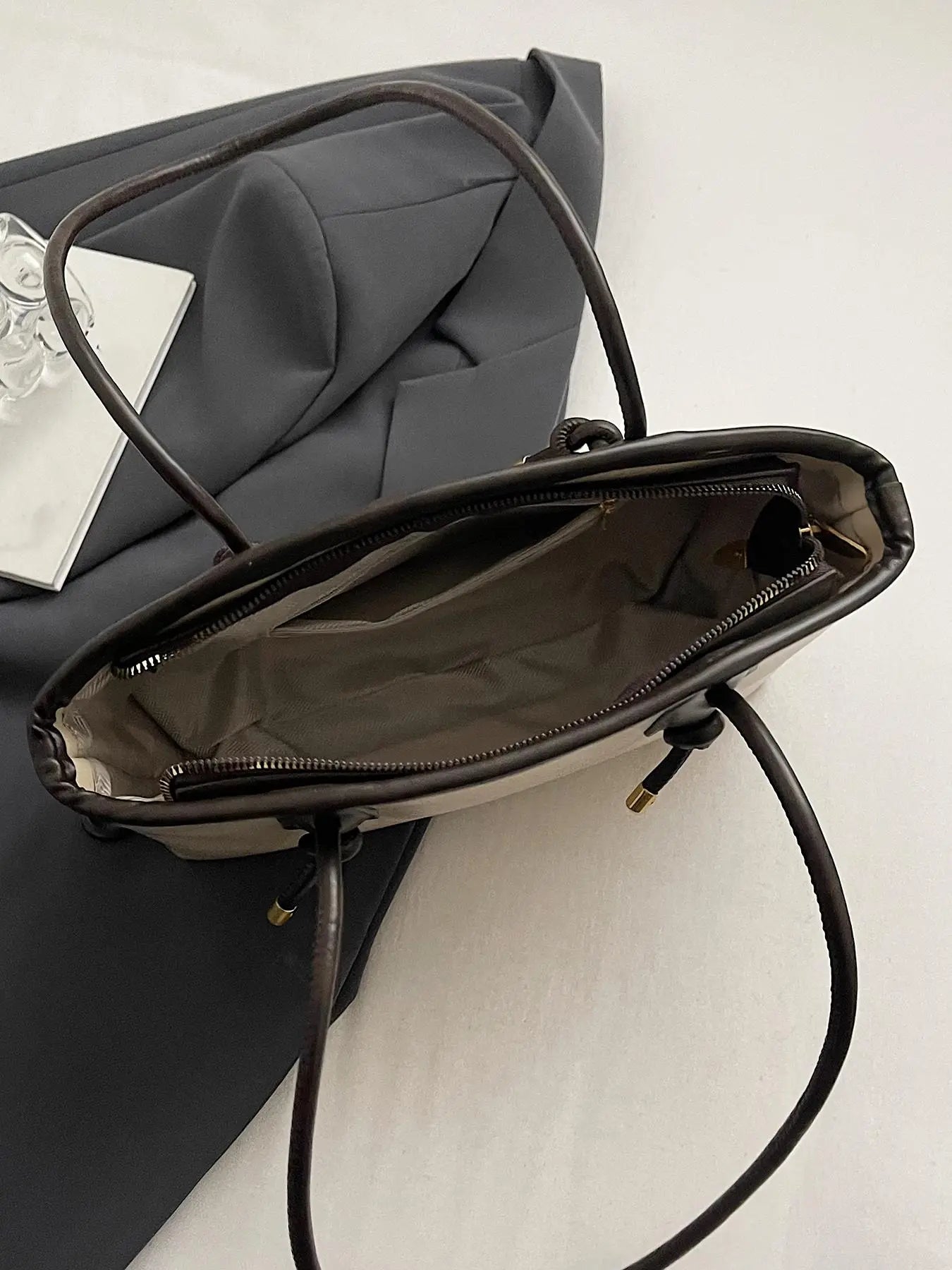 26 Women'S Elegant Solid Color Hobo Shoulder Bag, Everyday Shoulder Bag, Fashionable Large Capacity Crossbody Bag for Daily Used, Casual Trendy Versatile High-Quality Daily Commuting Bag
