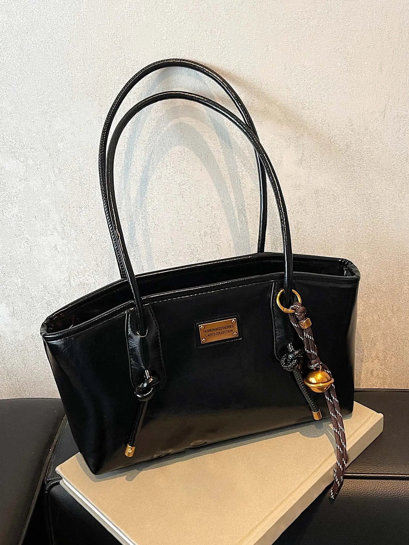 26 Women'S Elegant Solid Color Hobo Shoulder Bag, Everyday Shoulder Bag, Fashionable Large Capacity Crossbody Bag for Daily Used, Casual Trendy Versatile High-Quality Daily Commuting Bag