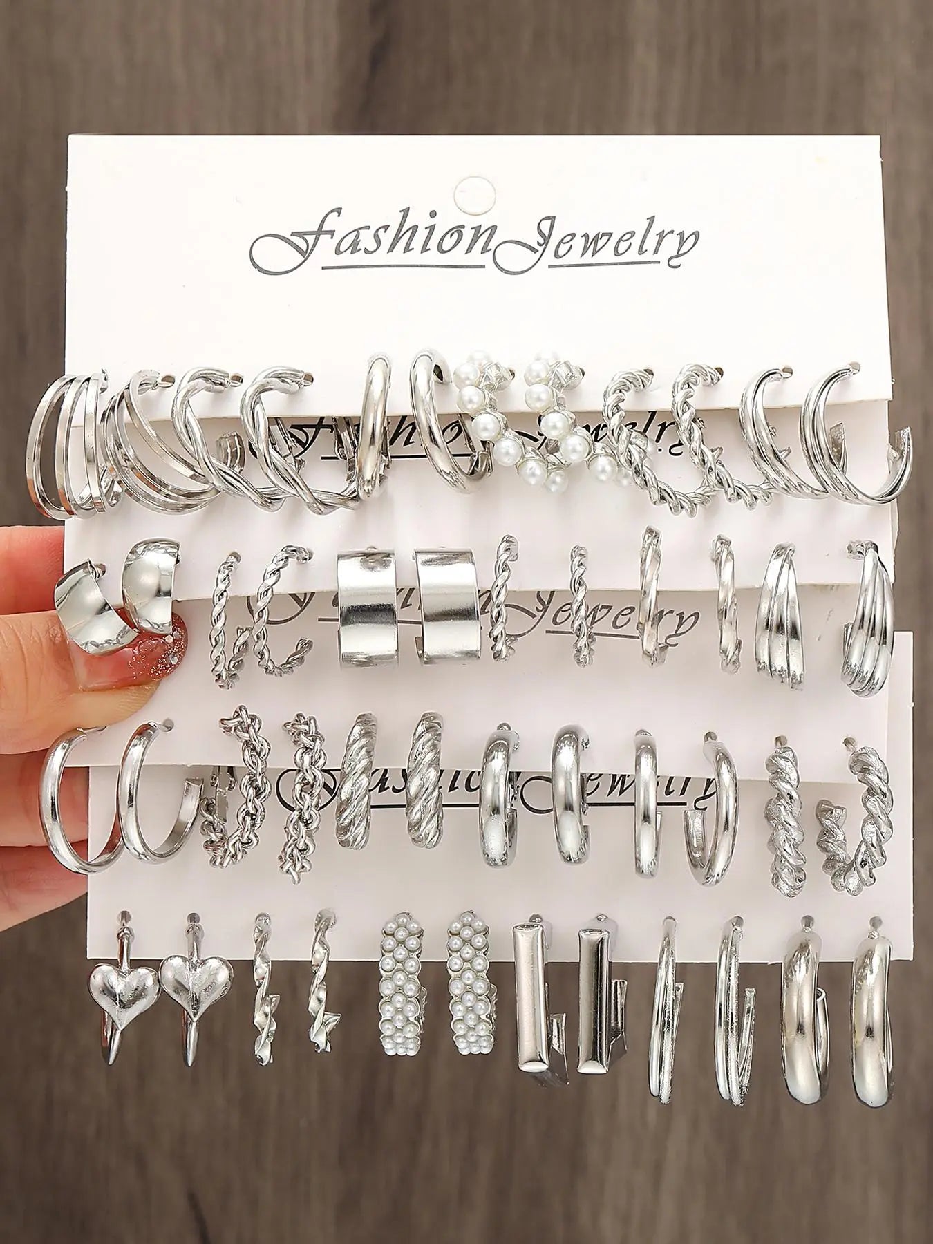 2024 New Trendy Geometric Heart Design Earrings, Faux Pearl Decorative Twist Hoop Earrings, Girl'S Temperament Vintage Ear Jewelry, All-Match Women Accessories for Party, Fashion Earring